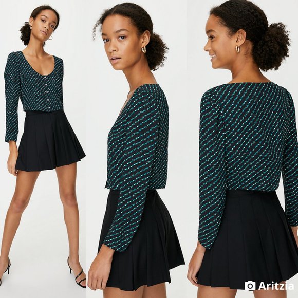 [Sold off app] Sunday Best Kissy Blouse - Picture 5 of 9